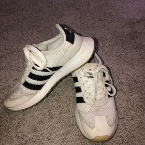 Women’s adidas tennis shoes